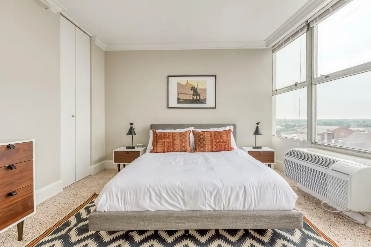 Mint House At 800 Tower - Louisville Aparthotel